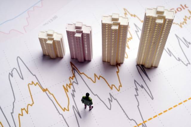 中国1~5月房地产投资开发同比下降10.1%：趋势分析、原因解读与房价预测